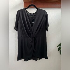 NWT Torrid, Twist Front Crepe Tee, Black, 14/16